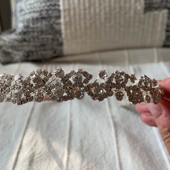 Wedding clutch and Tiara - Picture 3 of 4